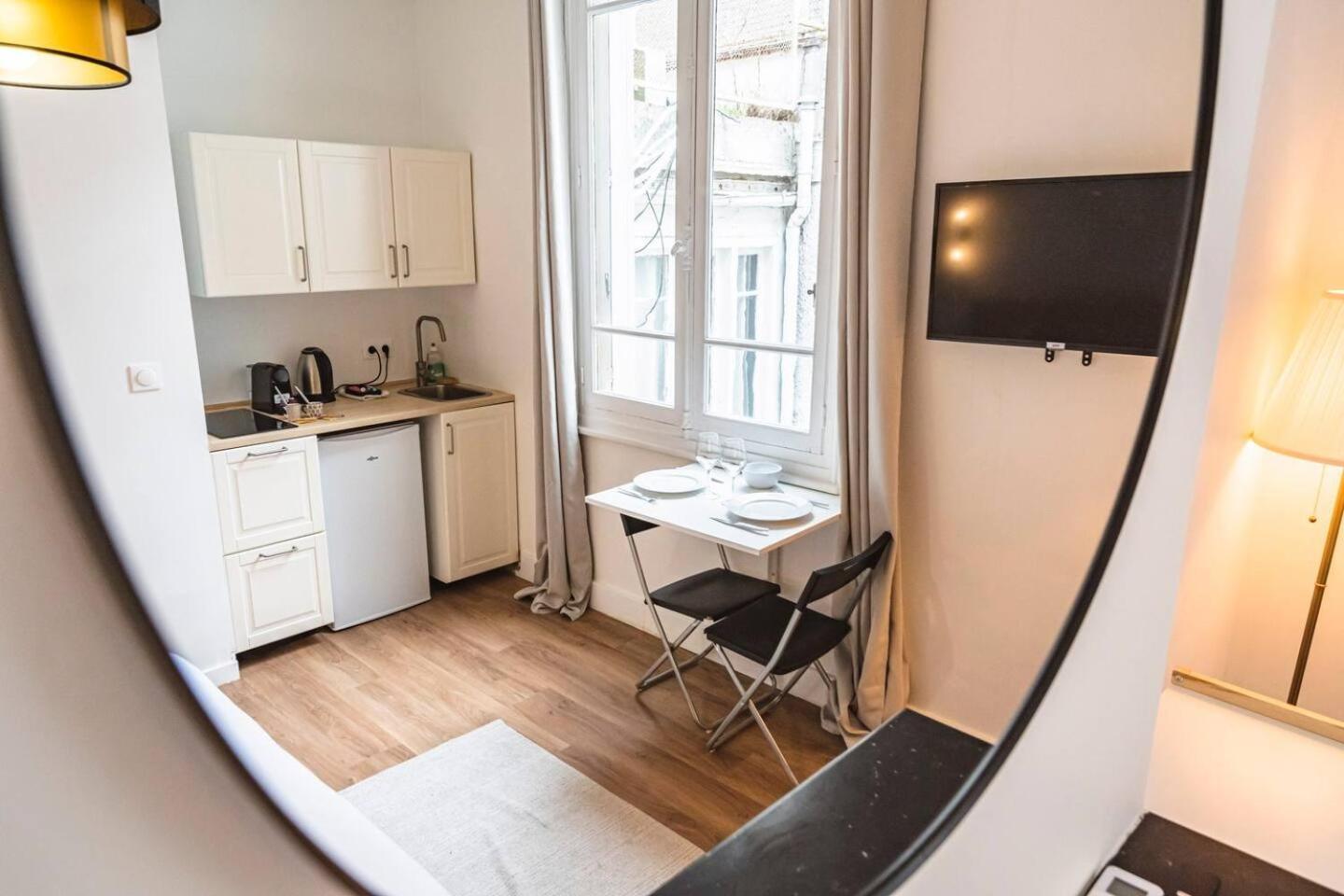 Pink, Appartement En Plein Coeur De Reims Extérieur photo